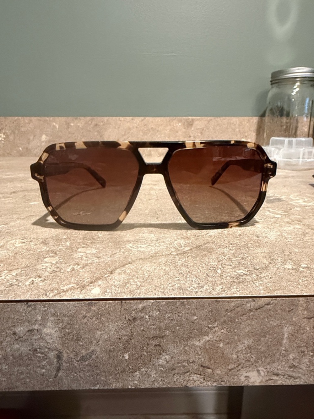 DIFF Cameron Sunglasses - Picture 3 of 4